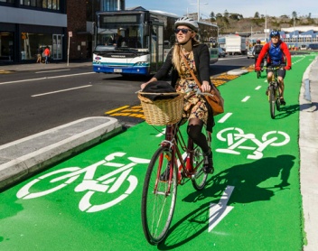 Separated 2-way bike path, New Zealand